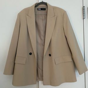Boxy Zara blazer 🤍